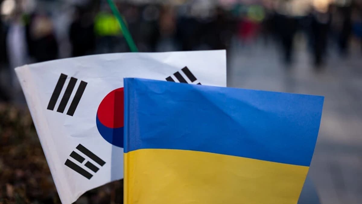 Dél-Korea részlegesen visszahívja diplomatáit Ukrajnából a biztonsági helyzet miatt