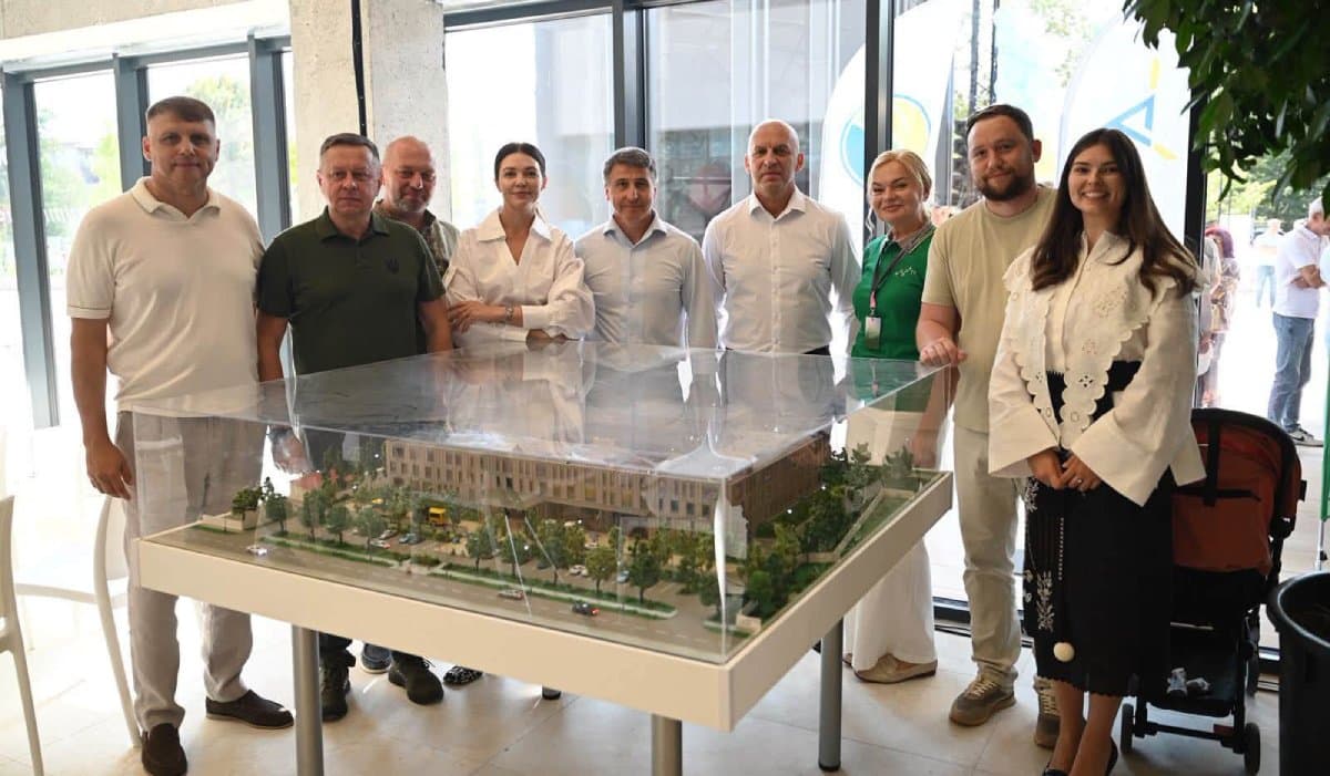 Perecsenyben megnyílt a korszerű KARPATY International School