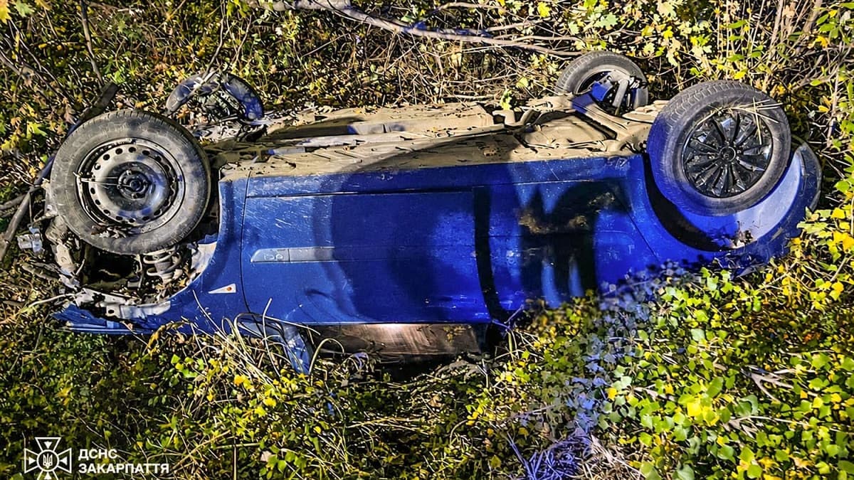 Árokba csúszott és felborult egy Renault Beregszentmiklós közelében