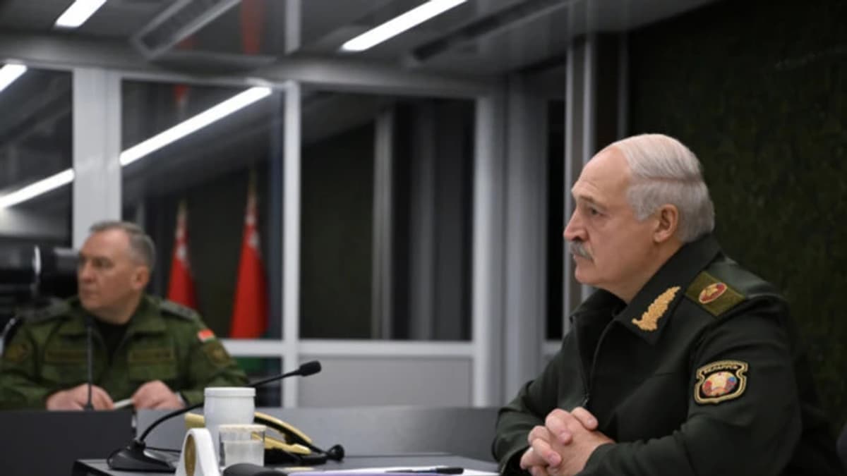 Lukasenka mozgósításra készíti fel a fehérorosz hadsereget