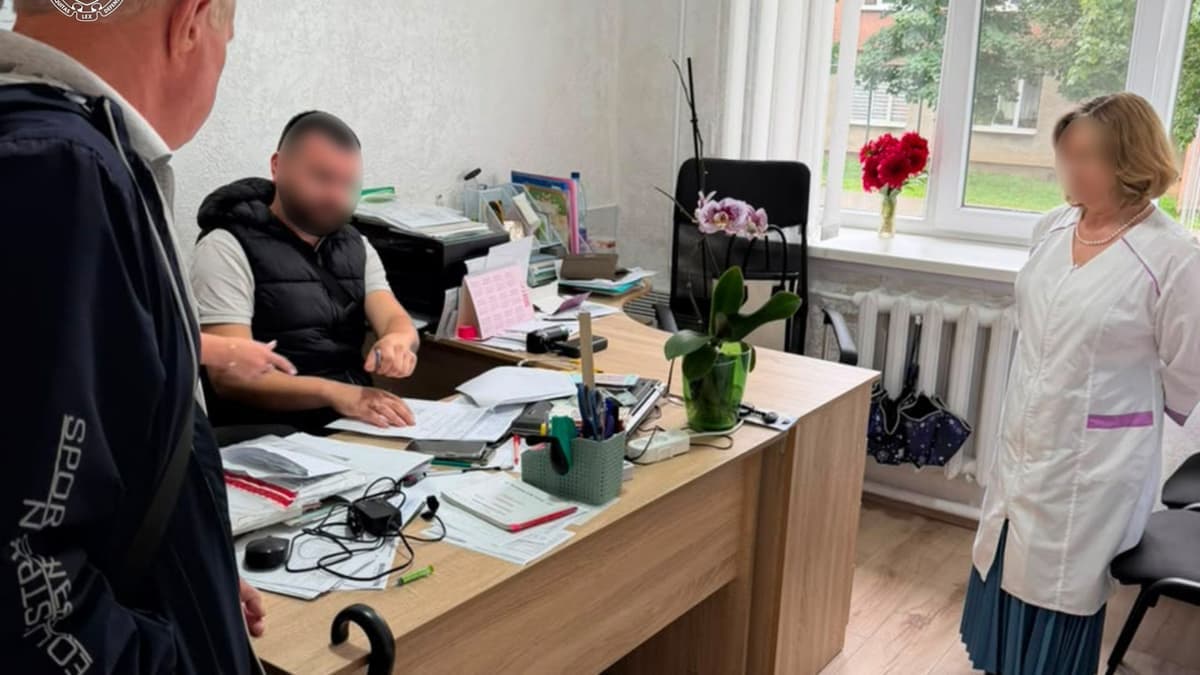 Orvosi bizottsági vezető ellen emeltek vádat hamis igazolás miatt Kárpátalján
