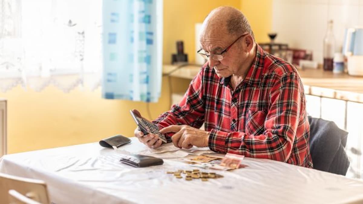 Hogyan ellenőrizheti, ha kevesebb nyugdíjat kap, mint amennyi járna?