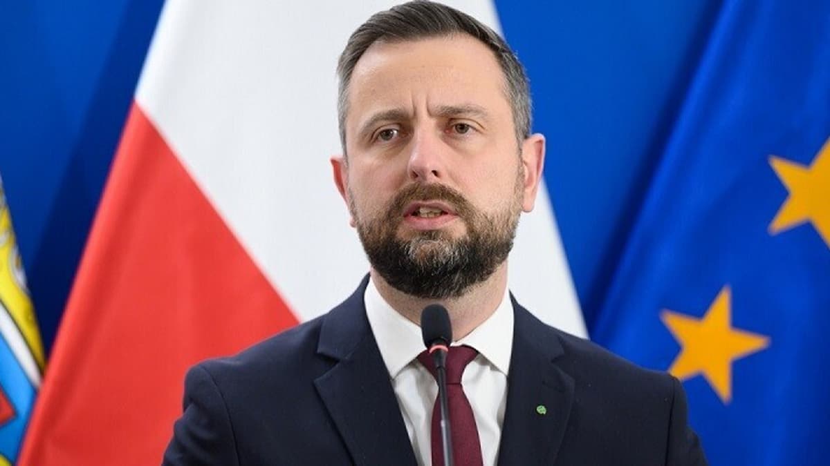 Lengyelország új katonai támogatást kínál NATO-szövetségeseinek előnyös szerződésekért cserébe