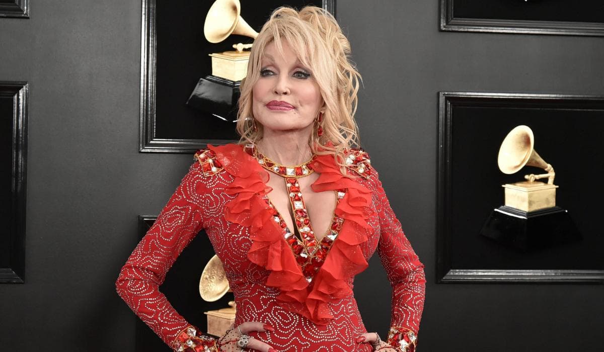 Elhunyt a legendás amerikai énekesnő, Dolly Parton
