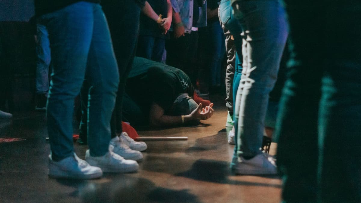 A térden megtanult leckék ereje Dávid zsoltáraiban
