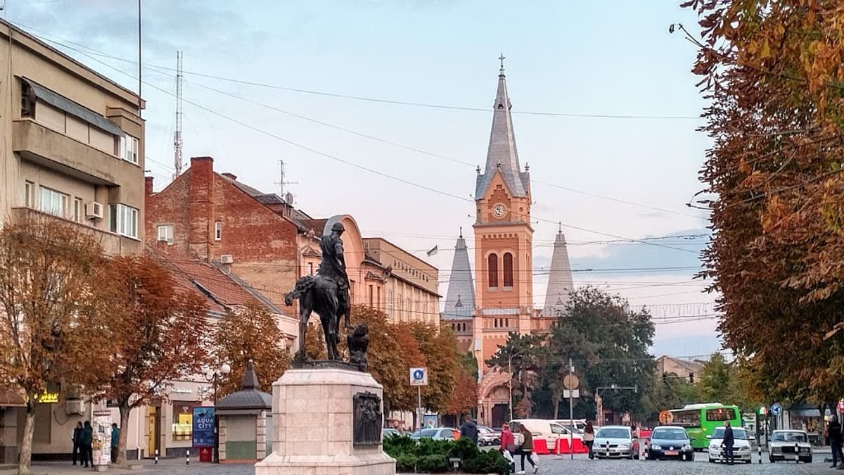 Új fizetős parkolók nyílnak Munkács belvárosában szeptember 9-től