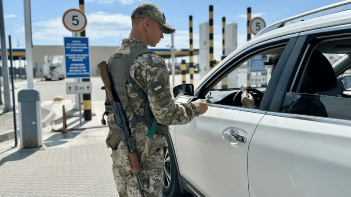 Ukrajna a szomszédos országok területén hozna létre közös határátkelőket a biztonság érdekében