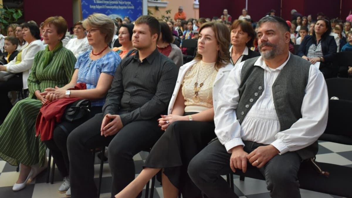 Mesemondók 107 fiatalja varázsolt Beregszászban a Mesevarázs fesztiválon