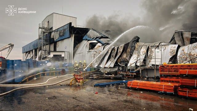 Kijev és Dnyipropetrovszk megyében súlyos károkat okoztak az orosz támadások a raktárinfrastruktúrában