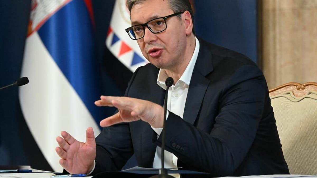 Előrehozott parlamenti választás lesz Szerbiában október végén