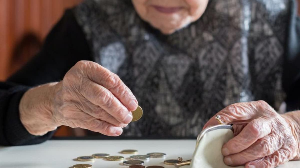 Egzisztenciális küzdelem: Hogyan lehet megélni napi 100 hrivnyából nyugdíjasként Ukrajnában?