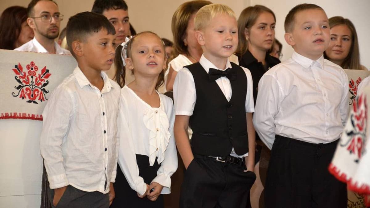 Kitartással és reménnyel indult az új tanév a kárpátaljai magyar iskolákban