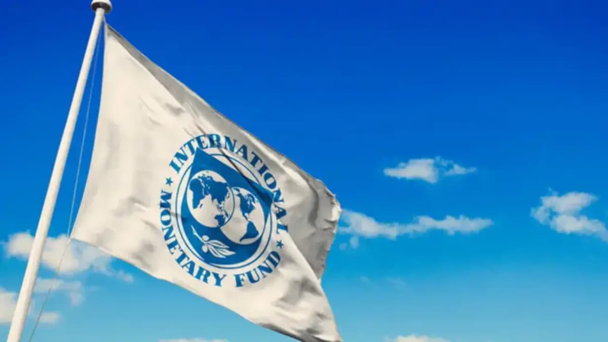 IMF: Erősödő világgazdasági növekedés és emelkedő inflációs nyomás a jövő évben
