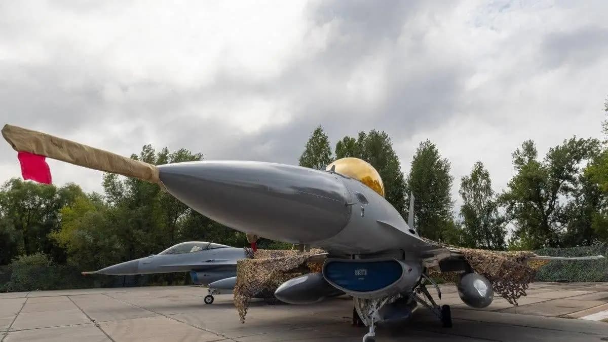 Katonai veszteség: Ukrajnában lezuhant egy F-16-os harci repülőgép