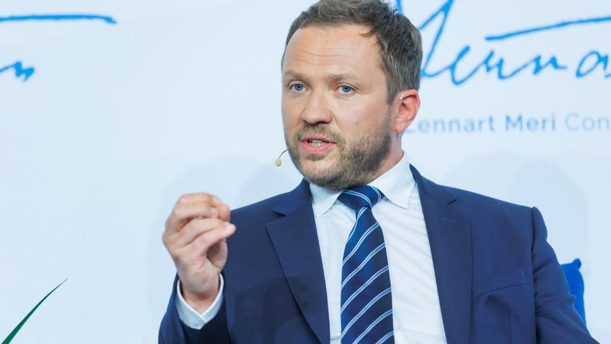 Észtország aggódik az orosz hibrid támadások miatt az ukrajnai támogatás gyengítésében