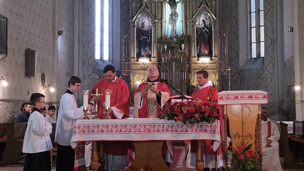 Böjte Csaba erőt és reményt adott a beregszászi templombúcsún