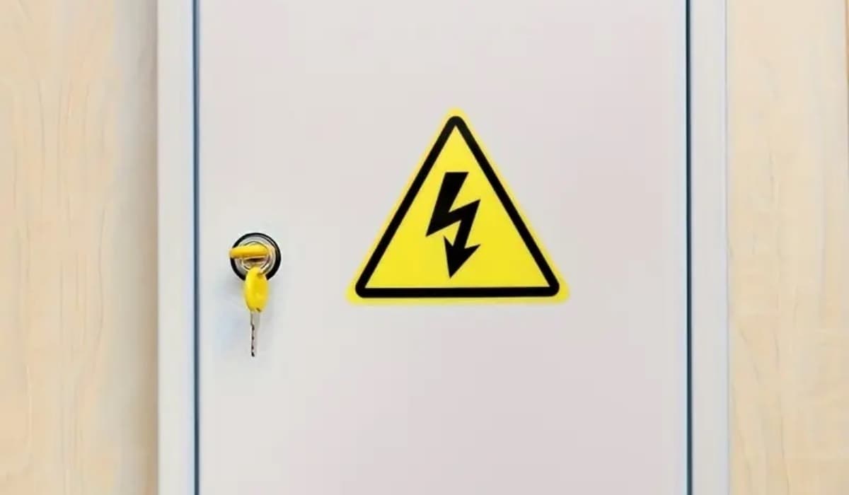 Elektromos tűz miatt súlyos égési sérüléseket szenvedett egy férfi Técsőn