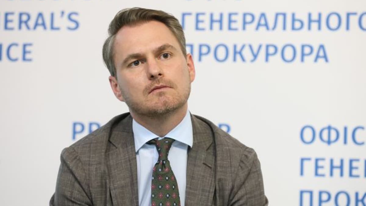Ruszlan Kravcsenko benyújtotta lemondását a legfőbb ügyészi posztról korrupciós vádak után