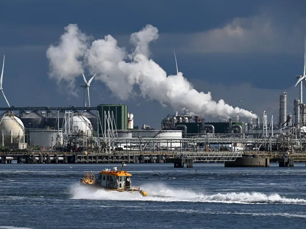 Halálos robbanás rázta meg Rotterdam kikötőjét