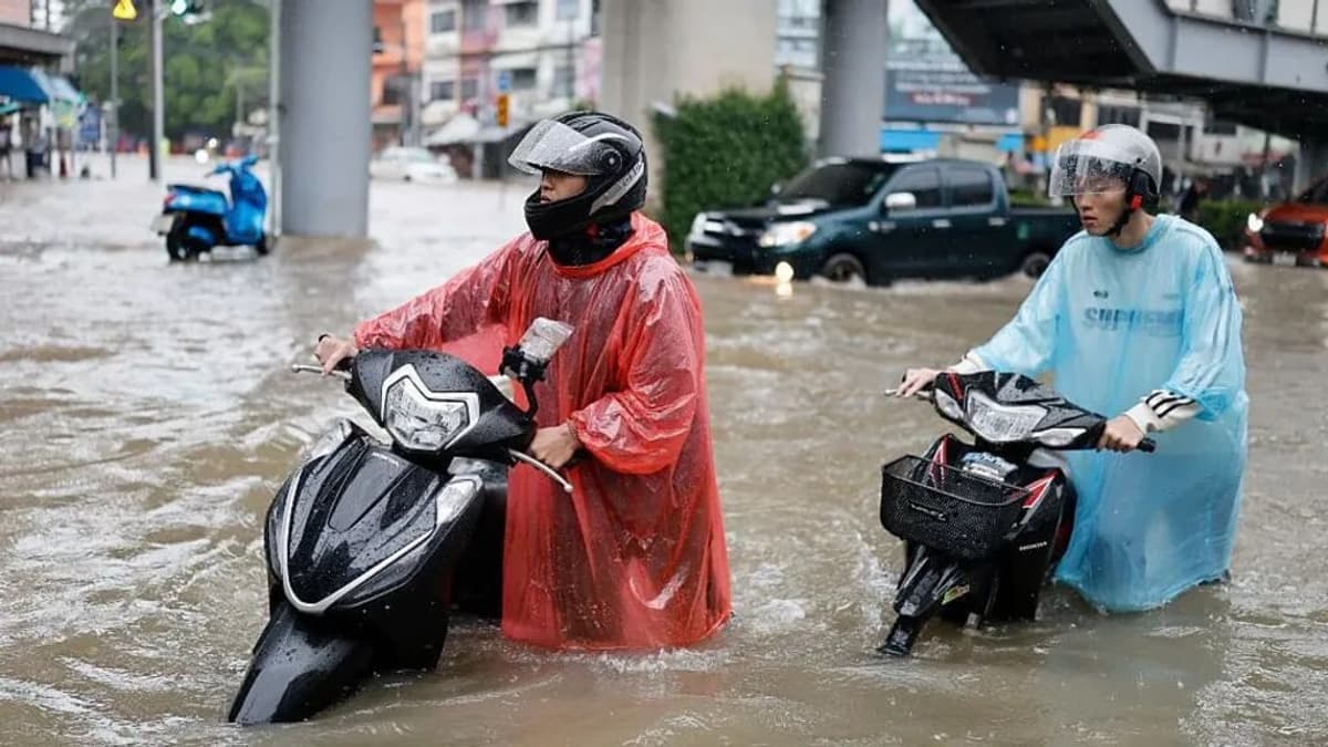 Bangkok egész területén rendkívüli helyzet az áradások miatt