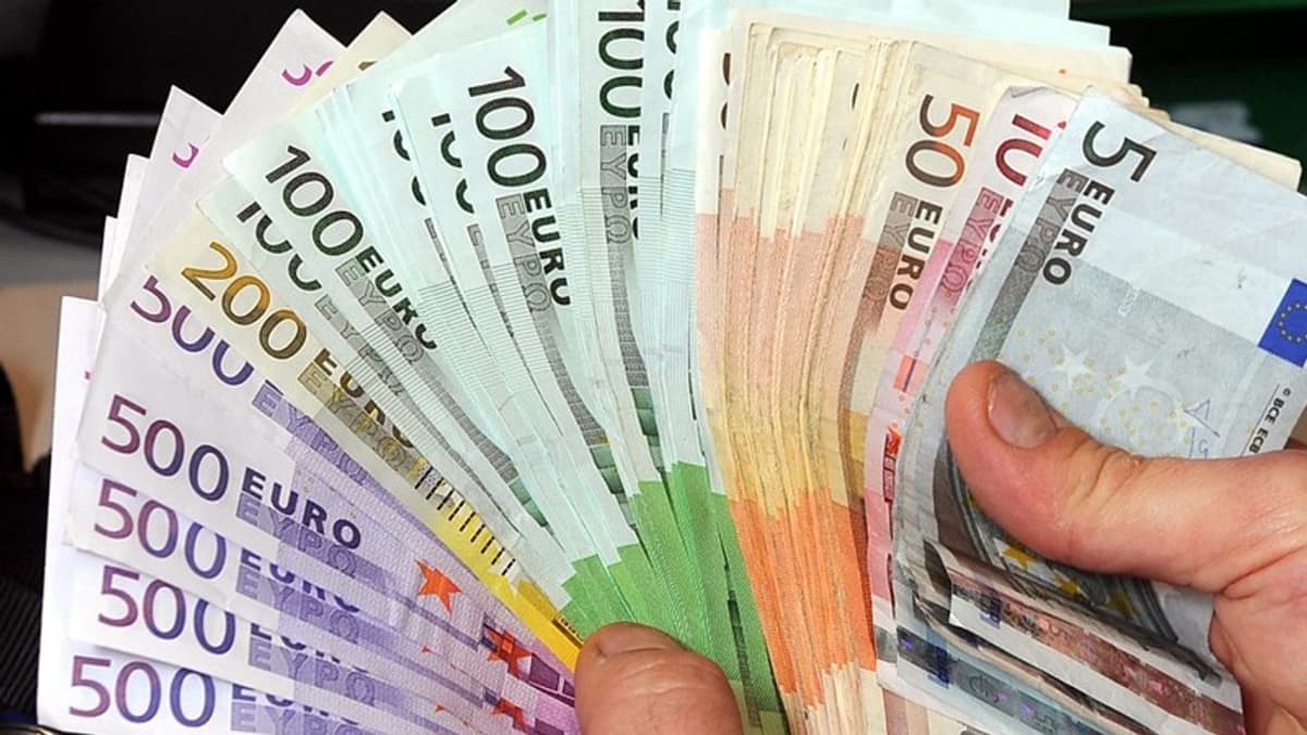 Növekvő európai eladósodás: egyre többen hitelből fizetik számláikat, Magyarország kevésbé érintett