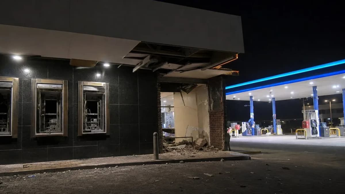 Bankautomata-robbanások rázta meg Soweto benzinkútjait éjszaka