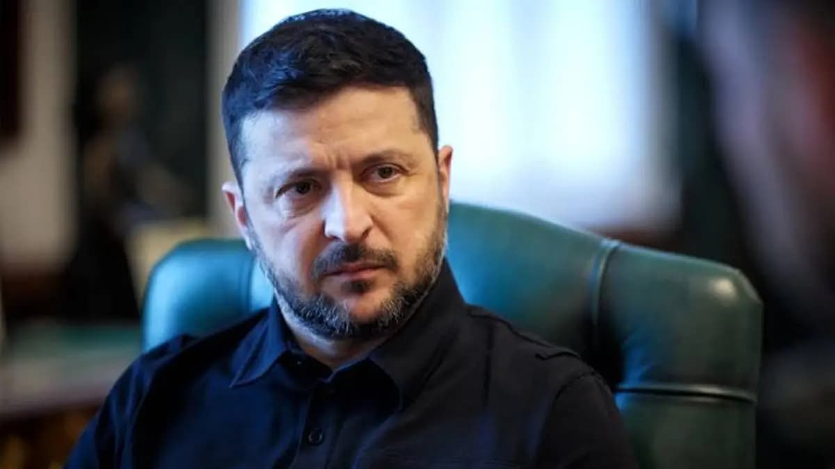 Zelenszkij az ukrán védelem erősítéséről és precíziós csapásokról tárgyalt a hadvezetésével