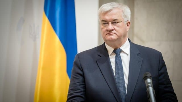 Szibiha az EU-t a teljes orosz alumínium-oxid embargó bevezetésére biztatja