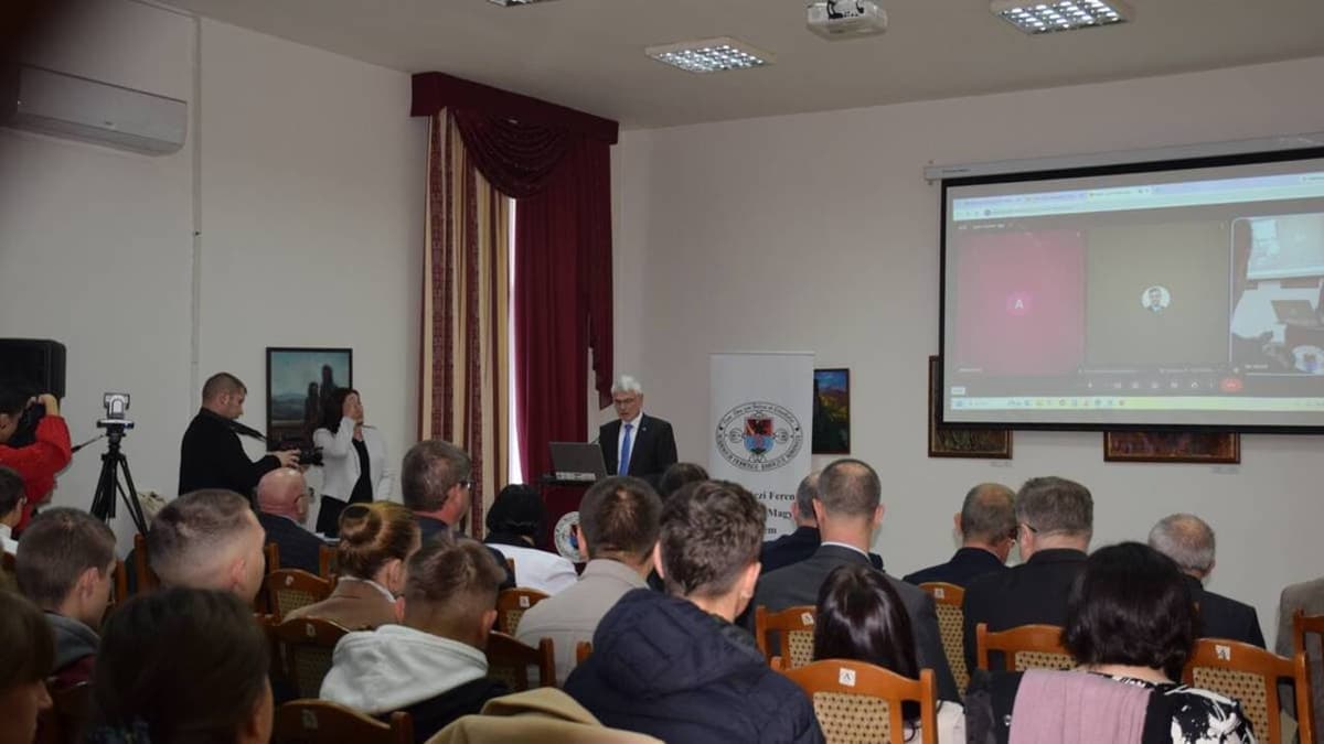 Nemzetközi konferencia az 1956-os forradalom emlékére a Rákóczi Egyetemen