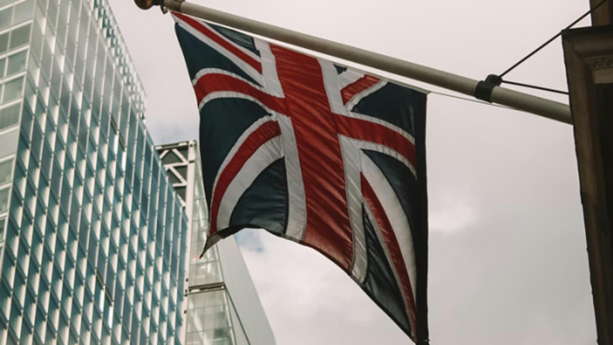Brit újabb szankciókkal sújtja Oroszország pénzügyi hálózatát és árnyékflottáját