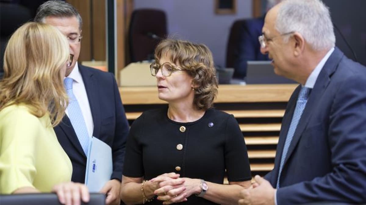 Az EU elemzi Ukrajna pénzügyi szükségleteit a befagyasztott orosz eszközökkel kapcsolatban