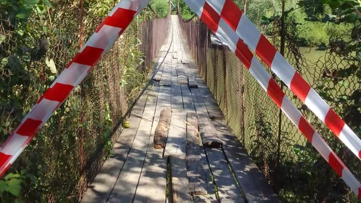 Ideiglenesen lezárták a Bilini függőhidat állapotromlás miatt