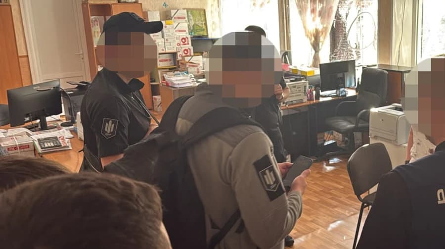 Rendőri vezetőt zsarolás miatt őrizetbe vettek Ukrajnában