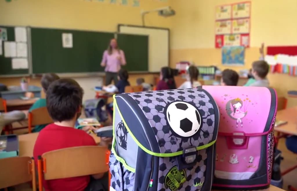 Külhoni családoknak köszönik meg a magyar iskolaválasztást a Rákóczi Szövetségnél