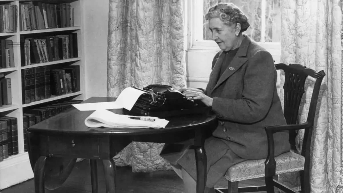 Agatha Christie: A titokzatos krimiirodalom koronázatlan királynője született 136 éve