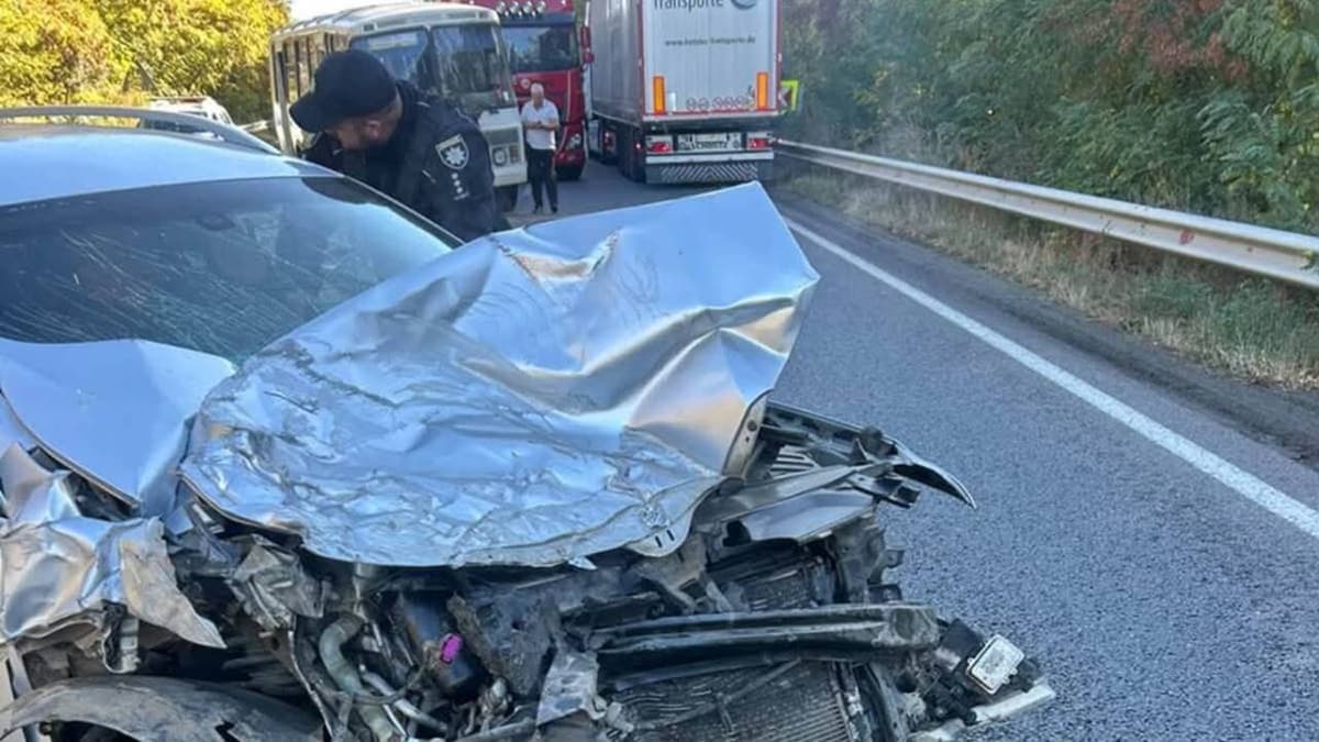 Itasság gyanúja mellett busszal ütközött egy Škoda Kárpátalján