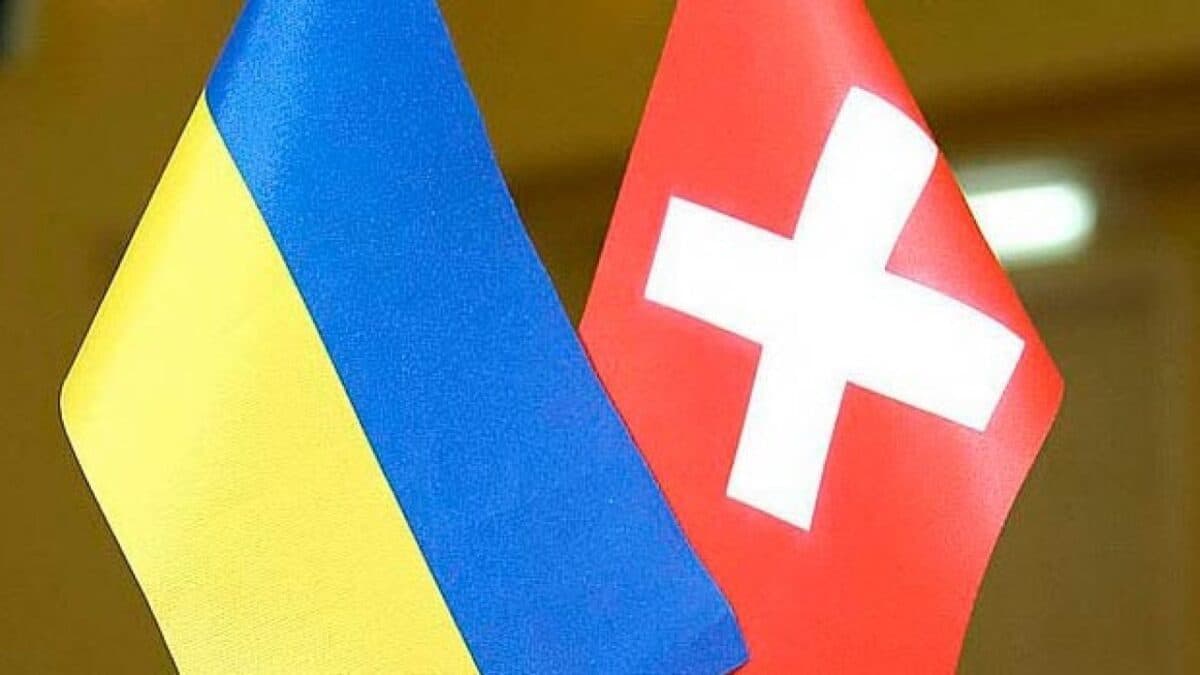 Svájc továbbra is támogatja az ukrán menekülteket, de szigorít katonai szabályokon