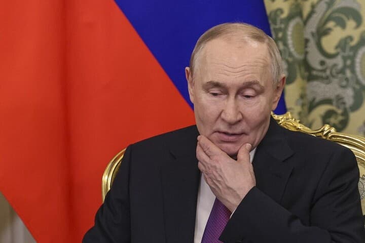 Vlagyimir Putyin népszerűsége folyamatosan csökken, nincs vége a zuhanásnak