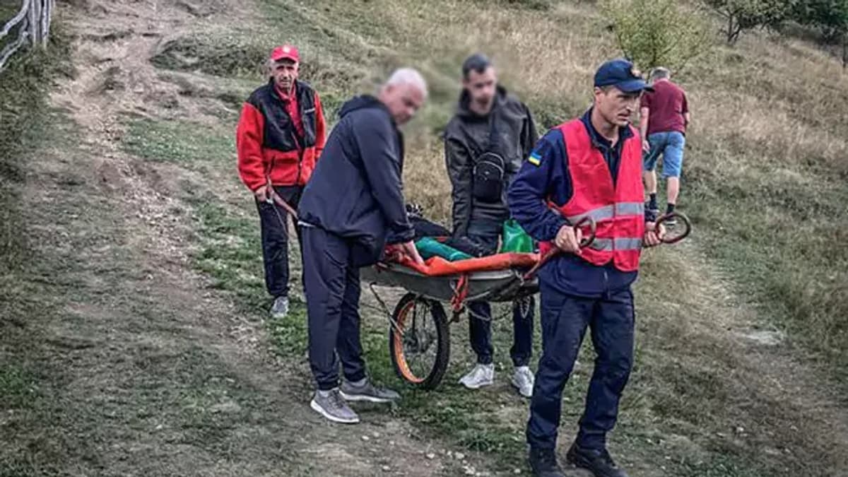 Hegyi mentők siettek egy megsérült túrázó segítségére a Rahói járásban