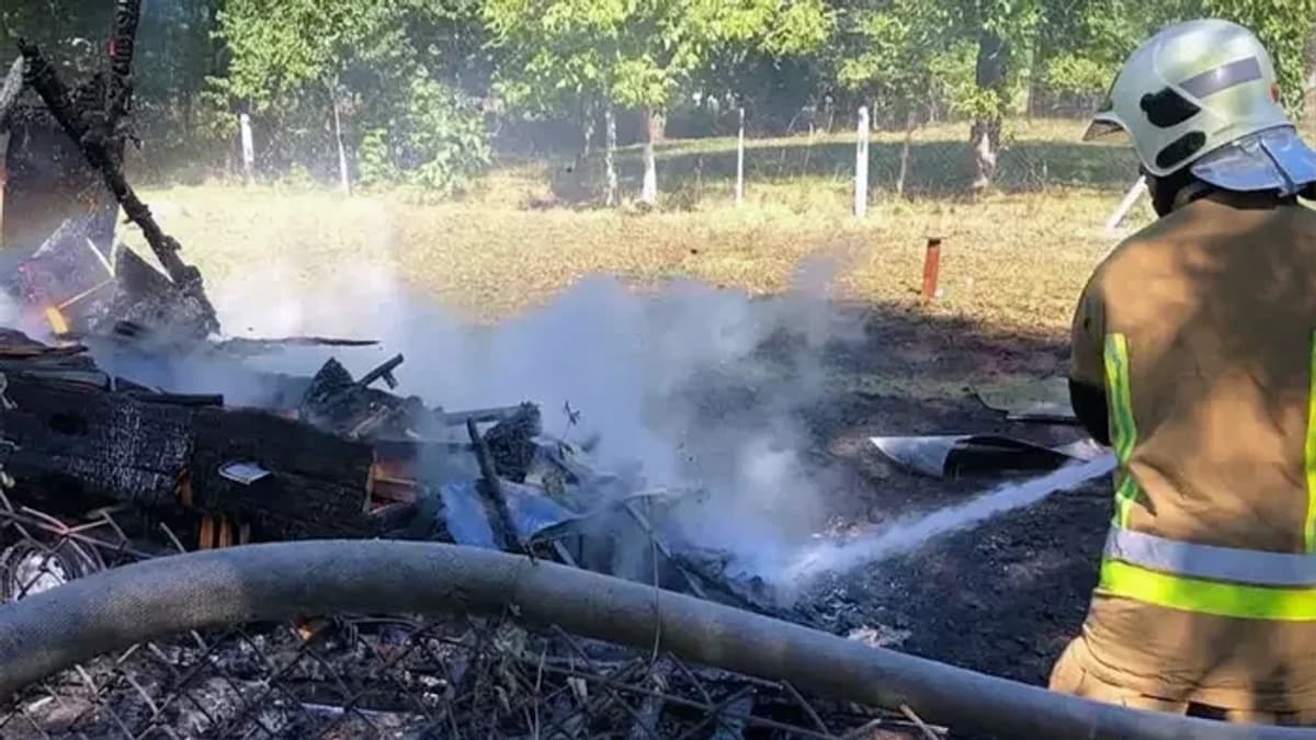 Méhkasok lángoltak fel egy utánfutón Kökényesen
