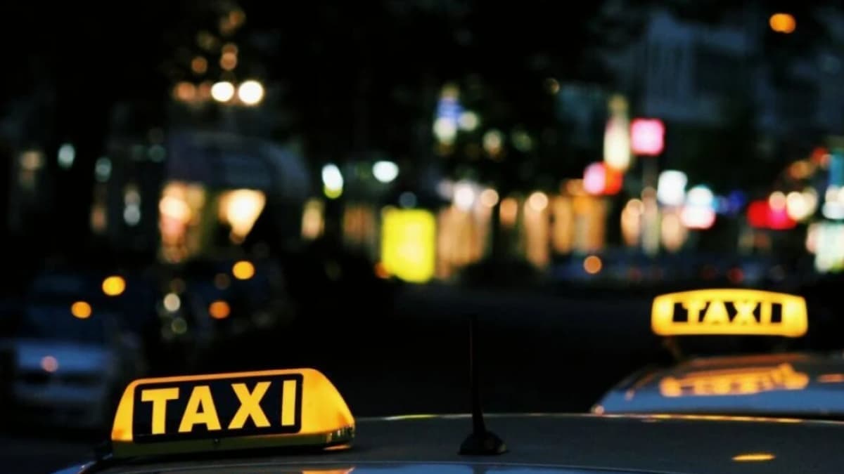 Kijevben mérséklik a taxidíjak emelkedését légiriadó idején