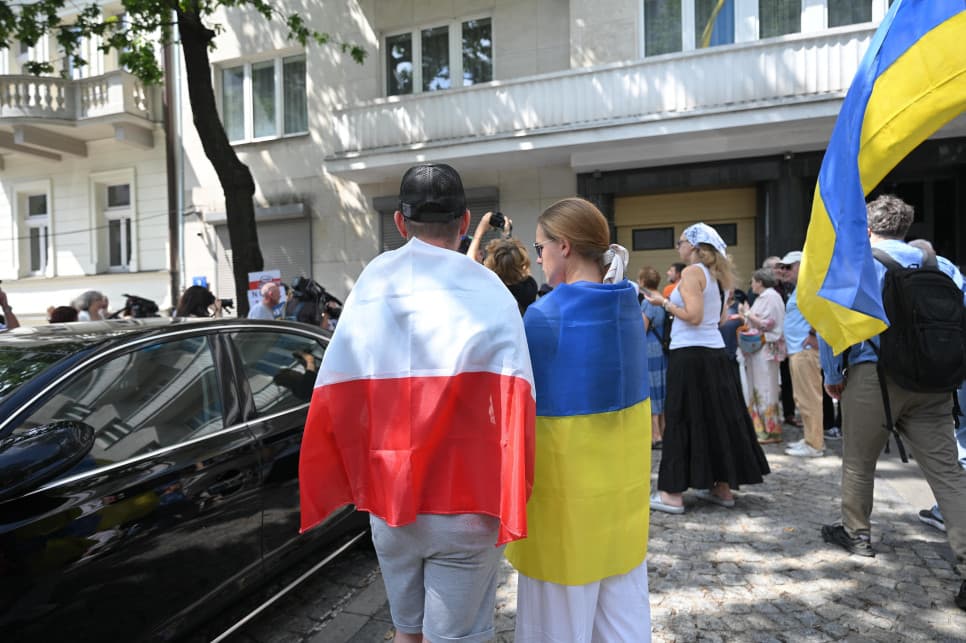 Lengyelországban megosztott a közvélemény Ukrajna EU-csatlakozásáról és katonai támogatásáról
