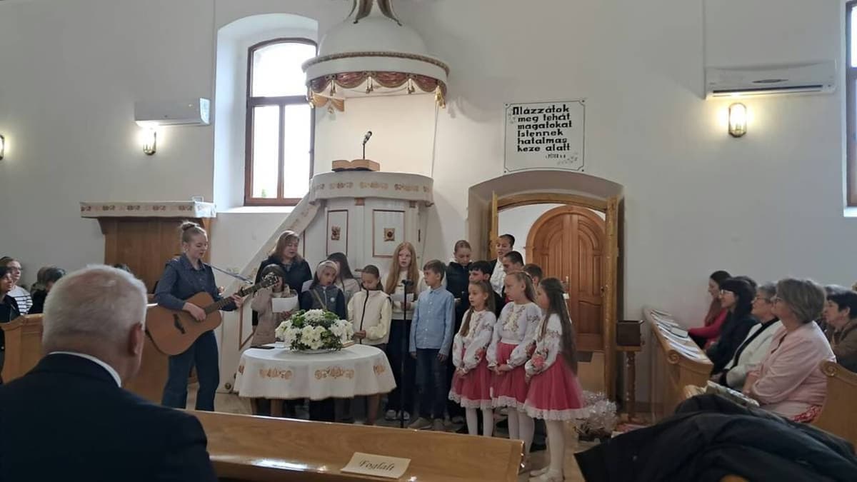 Hit és remény töltötte be a Máramaros-Ugocsa nőszövetségi csendesnapját Feketepatakon
