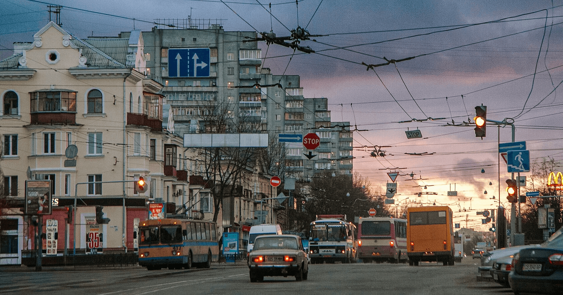 Négy ország figyelmeztet: ne utazzanak Ukrajnába az orosz támadások és tél miatt