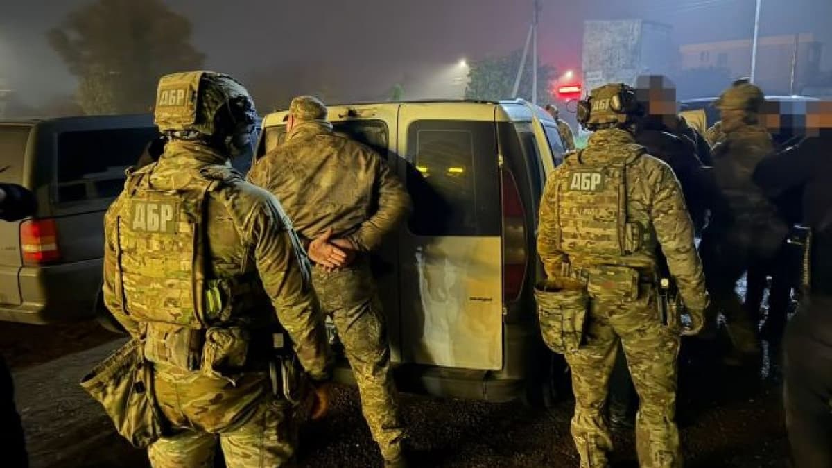 Kínzás és emberrablás miatt vették őrizetbe a csernyivci toborzóközpont vezetőjét