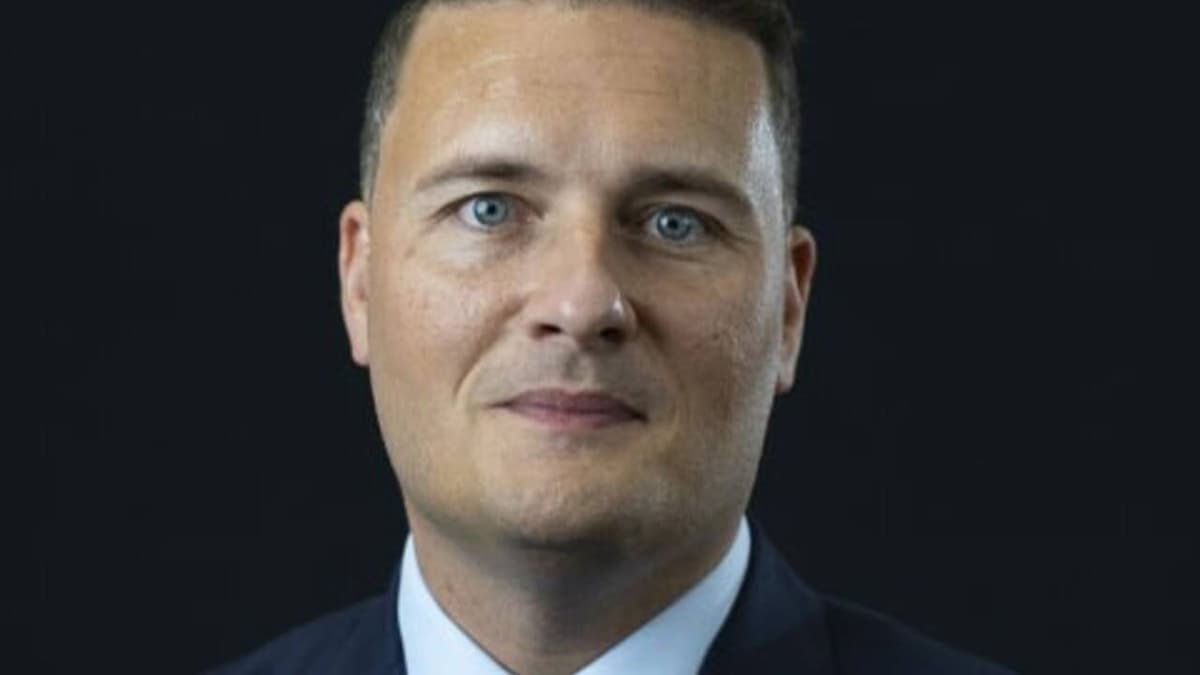 Lengyelországot Oroszország állami terrorizmussal fenyegeti, szoros brit-lengyel védelmi megállapodás született