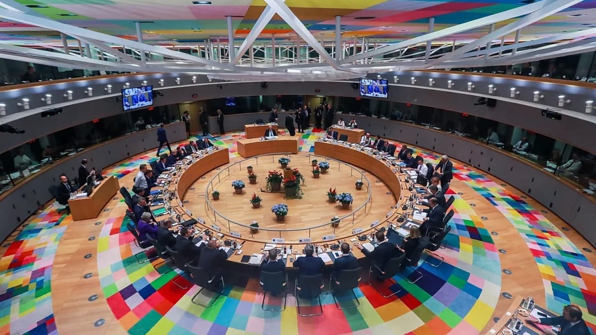 Az EU a reformok gyorsítására ösztönzi Ukrajnát a további támogatásért
