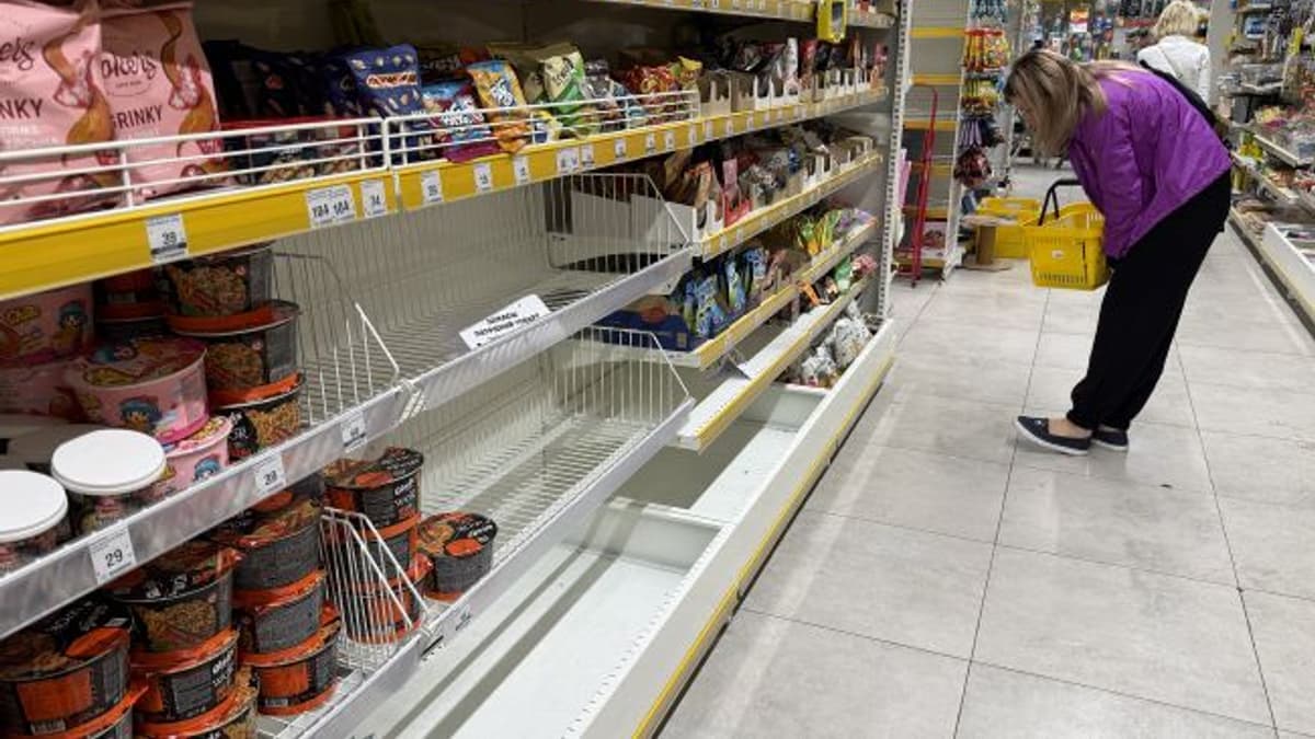 Orosz légitámadások nyomán élelmiszerhiány sújtja Kijevet és más ukrán városokat