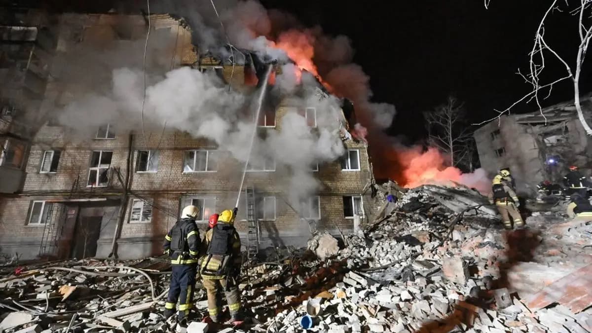 Éjszakai orosz légicsapások Ukrajnában: Többen sérültek, civil területek is károsodtak