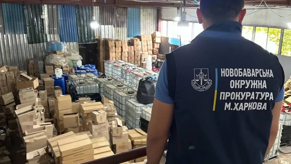 Hatalmas hamis kozmetikumüzemet lepleztek le Harkivban